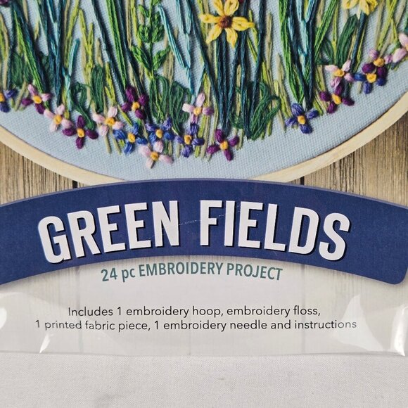 Leisure Arts "Green Fields" 24 Piece Embroidery Project with Hoop NWT - Picture 3 of 6
